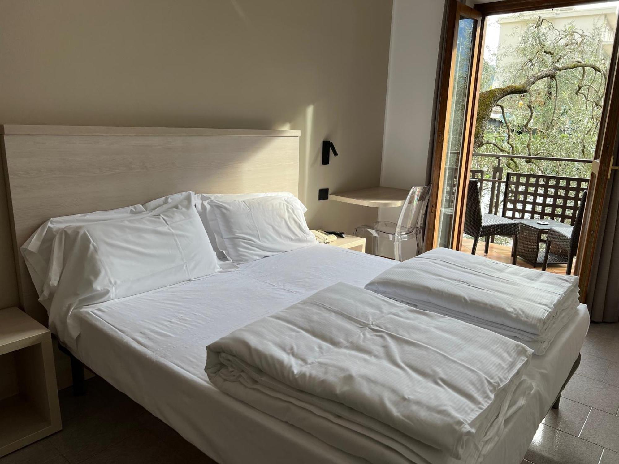 Hotel Coste 리몬네술가르다 외부 사진