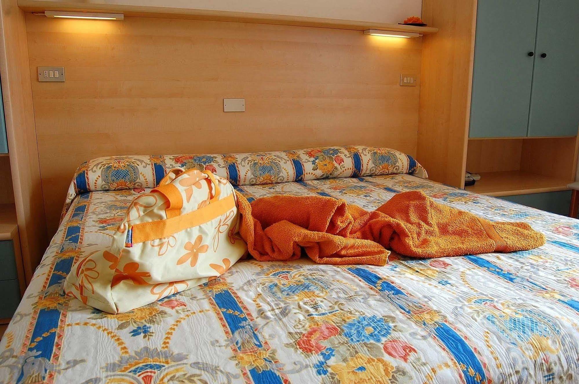 Hotel Coste 리몬네술가르다 외부 사진